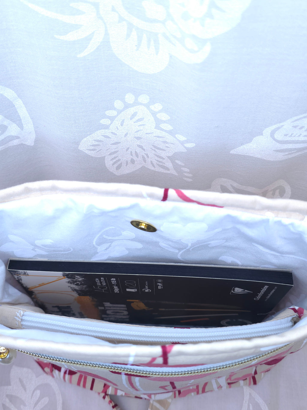 Crossbody m aftagelig håndsyet strop